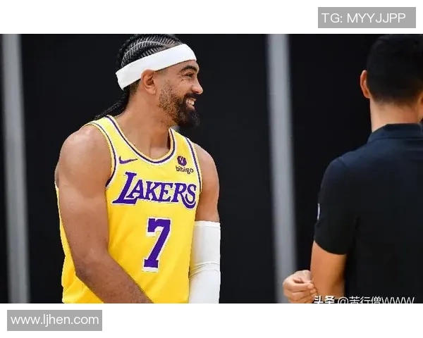 篮网与湖人激战第四节精彩瞬间回顾与赛后分析